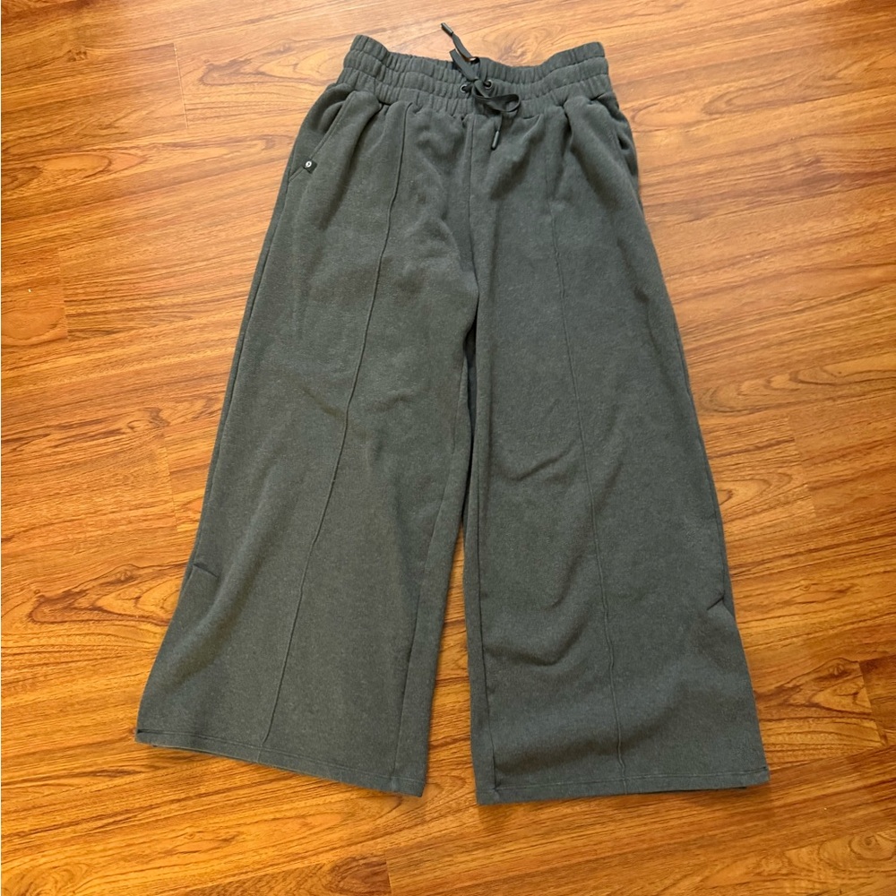 POPFLEX Ooey Gooey Wide-Leg Pull-On Pants in Charcoal - M petite - Picture 2 of 8